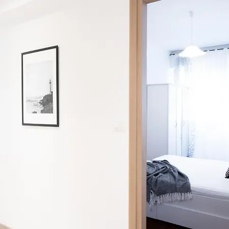 Sunflower Apartment *